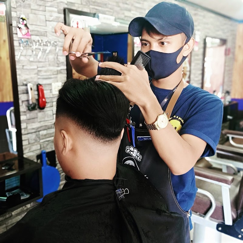 Potongan Rapi, Kesan Segar: Farid Barbershop di Jantung Cilacap