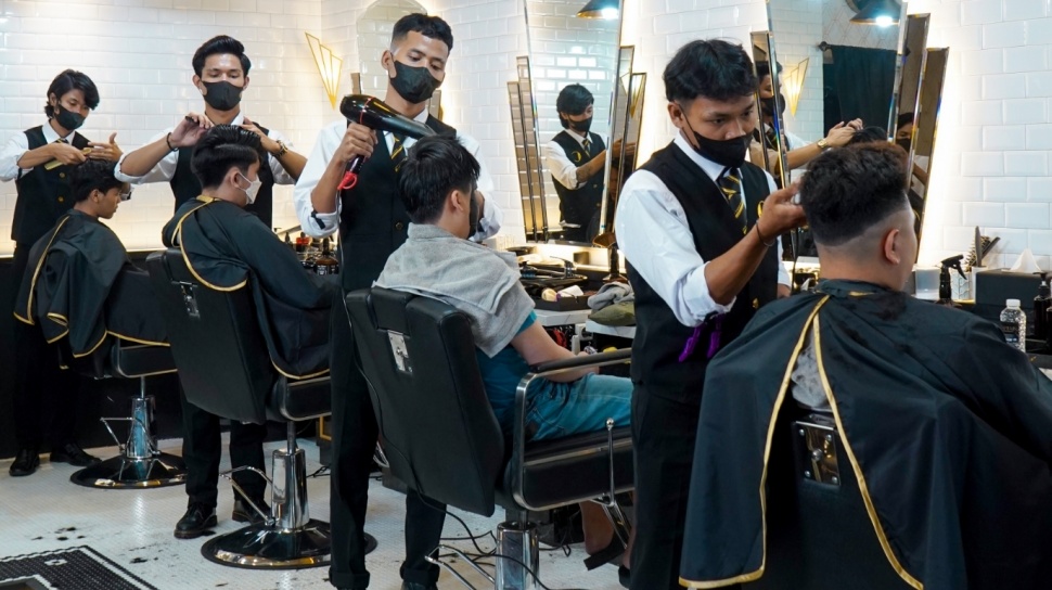 Potongan Rapi, Kesan Segar: Farid Barbershop di Jantung Cilacap